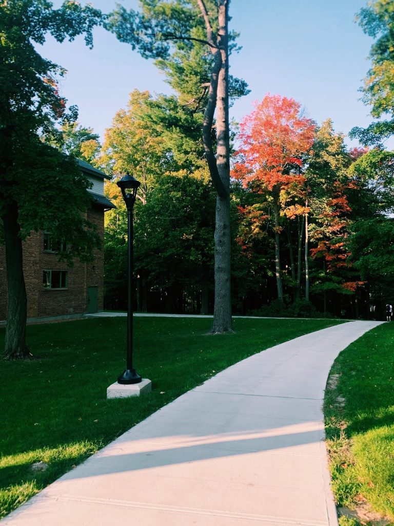 The trail from the Clarkson academic buildings to the Hamilin-Powers Residence halls.