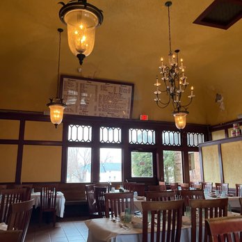Inside of Mama Lucia's